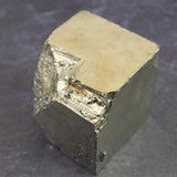 スペイン産 パイライト 黄鉄鉱  32mmキューブ 135.9g (ID:44766)
