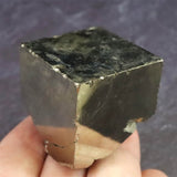 スペイン産 パイライト 黄鉄鉱  32mmキューブ 133.1g (ID:46761)