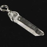 米国アーカンソー州産 水晶 28mm原石ペンダントトップ 2.1g (ID:47027)