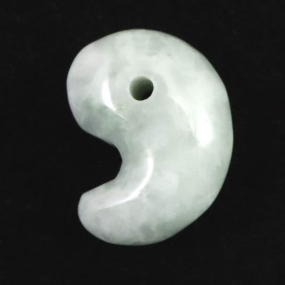 糸魚川翡翠  ヒスイ 小滝産 薄緑 18mm勾玉 ディレクトリカード付 4.3g (ID:48405)