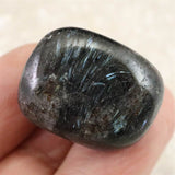 H&E社 アルベゾナイト アルベゾン閃石 タンブル 14.4g (ID:48525)