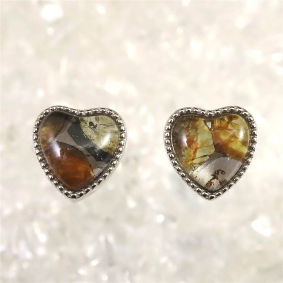 ロシア産　パラサイト隕石　8mmハート　ピアス 2.35g (ID:49917)