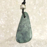 H&E社 ニュージーランド グリーンストーン タンブル コードペンンダント 5.7g (ID:50543)