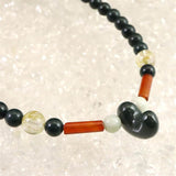 出雲碧玉 出雲石 美保岐玉 18mm勾玉 ビーズ ネックレス　ディレクトリカード付 24.84g (ID:50707)