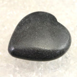 H&E社 ブラックアゼツライト(AZOZEO) 40mmハート 証明書付 30.7g (ID:51452)