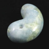糸魚川翡翠  ヒスイ 小滝産 青 28mm勾玉 ディレクトリカード付 9.9g (ID:52552)