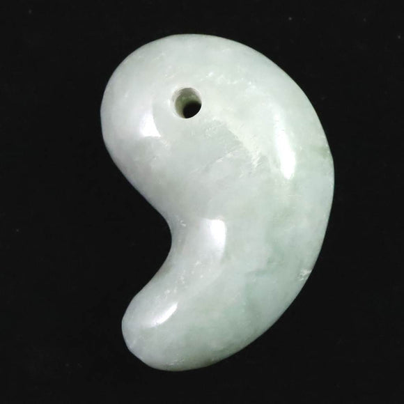 糸魚川翡翠  ヒスイ 小滝産 薄緑 30mm勾玉 ディレクトリカード付 12.68g (ID:52842)