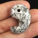 京都府産　鞍馬石 30mm勾玉 証明書付 9.0g　 (ID:53034)