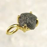 天然 ブラック ダイヤモンド 原石 ペンダントトップ 0.27g (ID:54093)