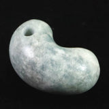糸魚川翡翠  ヒスイ 小滝産 薄青 30mm勾玉 ディレクトリカード付 16.0g (ID:54519)
