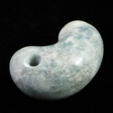 糸魚川翡翠  ヒスイ 小滝産 薄青 30mm勾玉 ディレクトリカード付 16.0g (ID:54519)