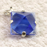 H&E社 シベリアンブルークォーツ　16mmピラミッド ペンダントトップ　2.2g (ID:54900)