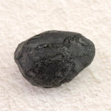 北海道 遠軽町産  黒曜石 31mm原石  17.7g (ID:55383)