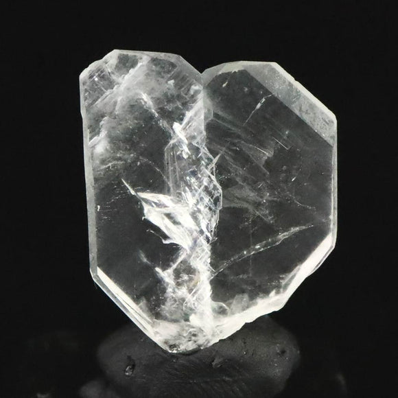 長崎県五島列島産　日本式双晶 0.81g (ID:55689)