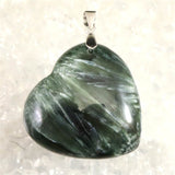 セラフィナイト クリノクロア　30mmハート ペンダントトップ 14.1g (ID:56186)