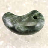セラフィナイト クリノクロア 30mm 勾玉 8.5g (ID:56394)