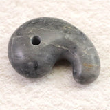 沖縄県　美ら海石 34mm勾玉 証明書付 13.6g (ID:56480)