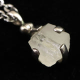 ミャンマー産 フェナカイト 11mm 原石 ペンダントトップ 1.86g (ID:57873)