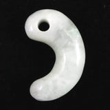 糸魚川翡翠 薄緑 25mm勾玉 現代の名工作 証明書付　4.4g (ID:57989)