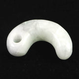 糸魚川翡翠 薄緑 25mm勾玉 現代の名工作 証明書付　4.4g (ID:57989)