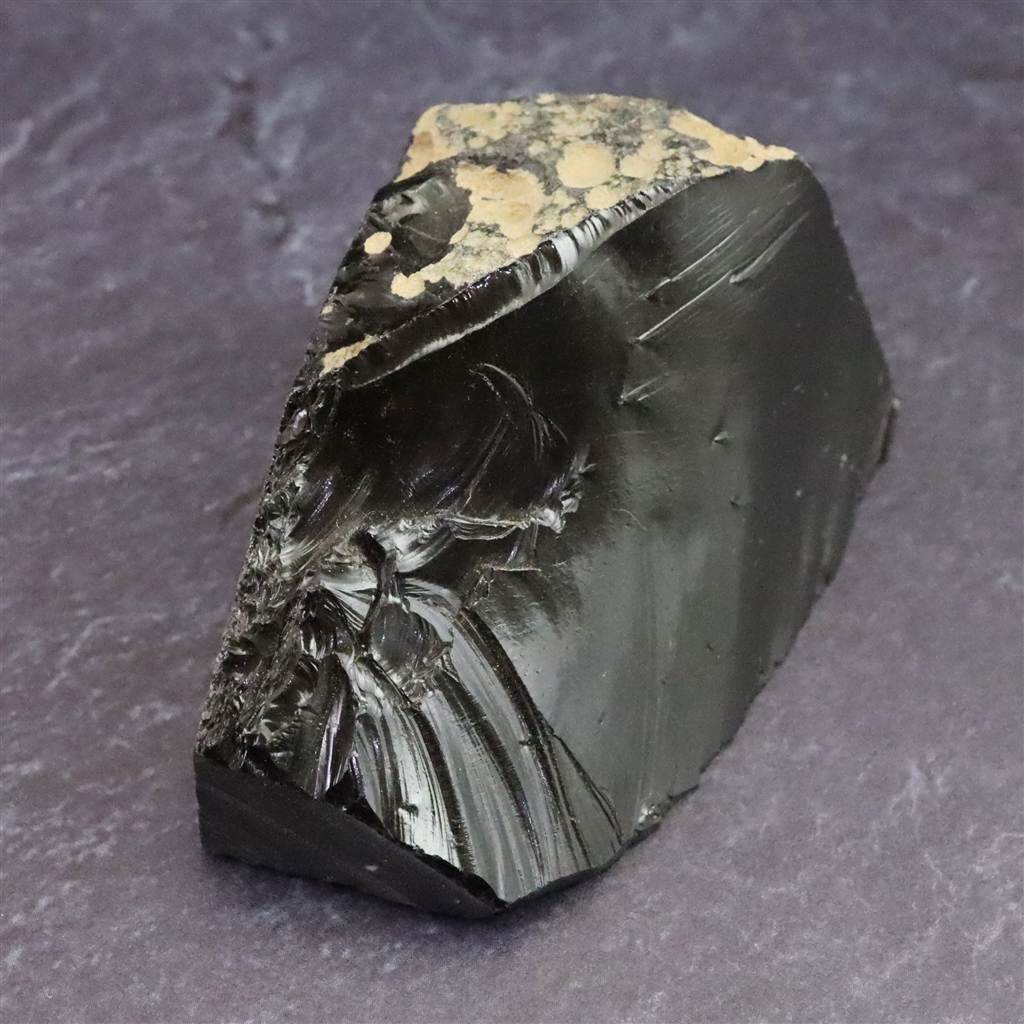 島根県隠岐の島の黒曜石 黒曜石原石【隠岐の島】