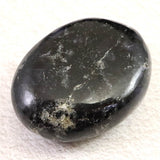 インド産 アイオライト　57mmパームストーン 91.4g (ID:62216)