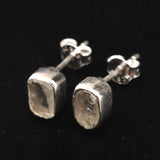 ロシア産 フェナカイト 6mm原石 ピアス 1.3g (ID:64579)