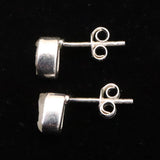 ロシア産 フェナカイト 6mm原石 ピアス 1.3g (ID:64579)