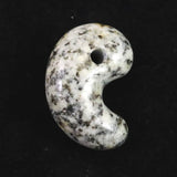 京都府産　鞍馬石 27mm勾玉 証明書付 7.2g　 (ID:65514)