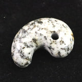 京都府産　鞍馬石 27mm勾玉 証明書付 7.2g　 (ID:65514)