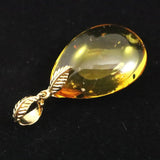 天然琥珀　バルティックアンバー 25mm ペアシェイプ ペンダントトップ 2.8g (ID:67400)