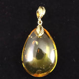 天然琥珀　バルティックアンバー 25mm ペアシェイプ ペンダントトップ 2.8g (ID:67400)