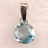 ブルージルコン　5.2mmラウンドカット ペンダントトップ　Pt900　0.72ct　　 (ID:67570)