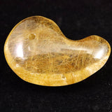 ヒマラヤ マニハール産 ゴールドルチル入り 水晶 33mm勾玉 10.2g (ID:68804)