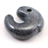 糸魚川翡翠  ヒスイ 黒 30mm飛龍勾玉 ディレクトリカード付 15.6g (ID:69584)