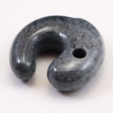 糸魚川翡翠  ヒスイ 黒 30mm飛龍勾玉 ディレクトリカード付 15.6g (ID:69584)