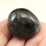 H&E社 アルベゾナイト アルベゾン閃石 タンブル 17.8g (ID:69836)