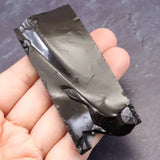 隠岐の島 黒曜石 77mm原石 カット ディレクトリカード付 49.9g (ID:70077)