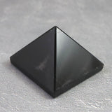 中国山東省産　黒水晶 モリオン　32mm ピラミッド 30.7g (ID:70103)