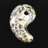 京都府産　鞍馬石 30mm勾玉 証明書付 9.6g　 (ID:72193)