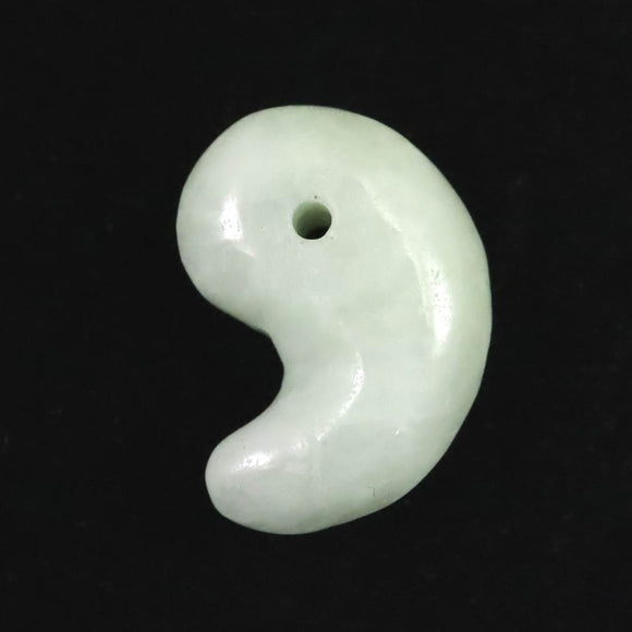 糸魚川翡翠  ヒスイ 小滝産 薄緑 22mm勾玉 ディレクトリカード付 5.7g (ID:73305)