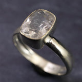 ロシア産 フェナカイト 9X7mmファセットカット リング 13.5号 (ID:74709)