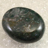 インド産　モスアゲート　パームストーン 110.4g (ID:75563)