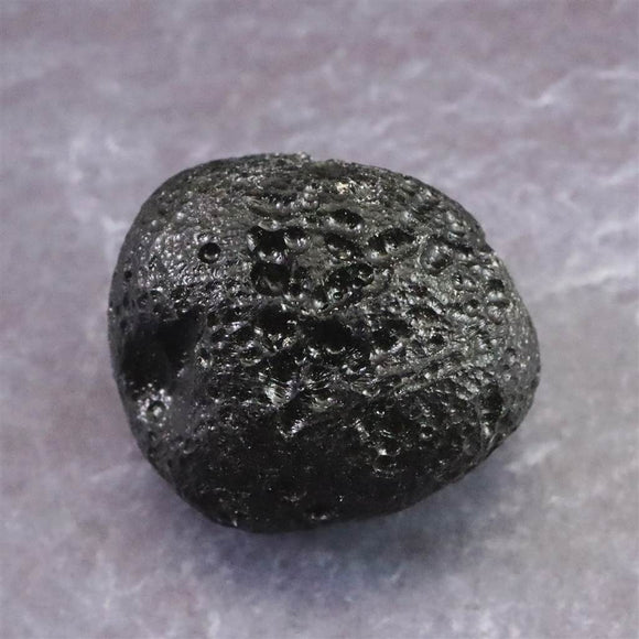 チベタンテクタイト 28mm 原石  20.0g (ID:75855)