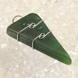 H&E社 ニュージーランド グリーンストーン タンブル ペンンダントトップ 9.4g (ID:75999)