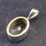 ロシア産 フェナカイト 10X7mmオーバルカット ペンダントトップ 1.5g (ID:76196)