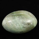 ガーニエライト グリーンムーンストーン 60mmタンブル  107g (ID:76299)