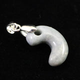 糸魚川翡翠  ヒスイ 小滝産 薄青 19mm勾玉 ペンダントトップ ディレクトリカード付 3.2g (ID:77272)