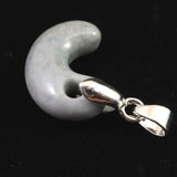 糸魚川翡翠  ヒスイ 小滝産 薄青 19mm勾玉 ペンダントトップ ディレクトリカード付 3.2g (ID:77272)