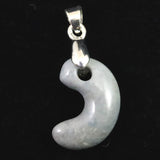 糸魚川翡翠  ヒスイ 小滝産 薄青 19mm勾玉 ペンダントトップ ディレクトリカード付 3.2g (ID:77272)